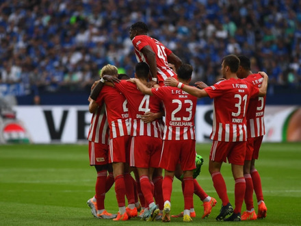 Union Berlin - FC Augsburg (Bundesliga) (Vliegtuig)