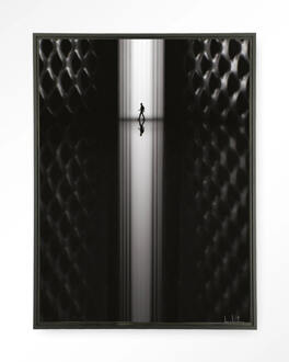 Urban Cotton Wandkleed 'Passing' 80 x 110cm in Floating Frame - black