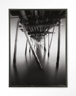 Urban Cotton Wandkleed 'Underworld' 80 x 110cm in Floating Frame - black