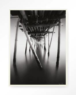 Urban Cotton Wandkleed 'Underworld' 80 x 110cm in Floating Frame - off white