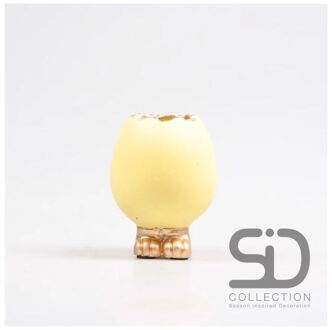 Vaas ei met voetjes 7.5x7.5x10cm geel