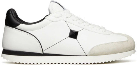 Valentino Studded Low-Top Sneakers in Wit/Zwart Valentino , White , Heren - 44 EU