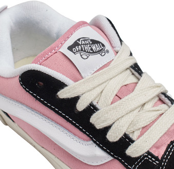 Vans Knu Skool Damenschuhe VN000D22B9P1 - maat EU 36.5 / UK 3.5 Roze