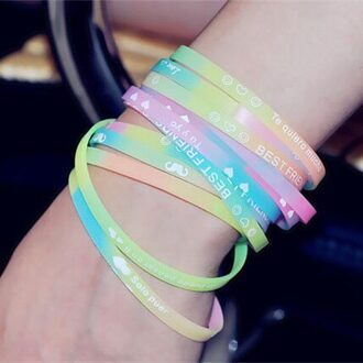 Veel 20pcs mix kleuren Letters Print siliconen Armband polsbandje 5mm Elastische Rubber Vriendschap Armbanden mannen vrouwen sieraden YB192 Luminous kleur