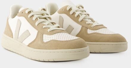 Veja V-10 Sneakers - Veja - Leer - Saharawit