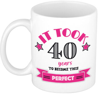 Verjaardag cadeau mok 40 jaar - roze - grappig - 300 ml - keramiek - feest mokken