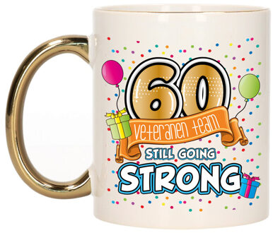 Verjaardag cadeau mok 60 jaar - goud - veteranen team - 300 ml - keramiek