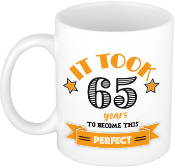 Verjaardag cadeau mok 65 jaar - oranje - grappig - 300 ml - keramiek - feest mokken