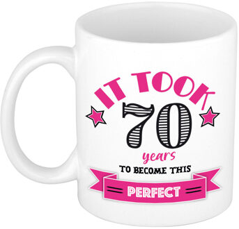 Verjaardag cadeau mok 70 jaar - roze - grappig - 300 ml - keramiek - feest mokken