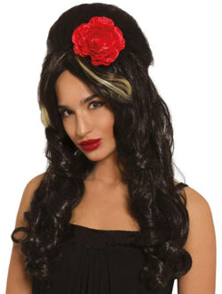 Verkleed pruik Amy Winehouse - met rode roos - bruin met witte lok - popster