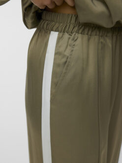 Vero Moda Vmvina detail hw straight pants wvn ga dessin - maat L Groen