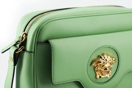 Versace Mintgroene kalfsleren cameratas met schouderband