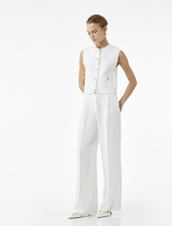 VESTEN Mouwloos Tricot Vest met Gouden Knoopdetails en Zakdetails Ecru