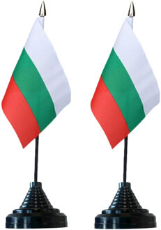 Vlag Bulgarije tafelvlaggetjes - 2x stuks - 10 x 15 cm vlag - met zwarte standaard - versiering