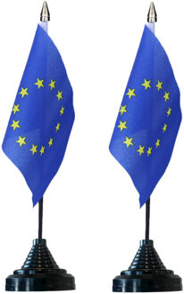 Vlag Europa tafelvlaggetjes - 2x stuks - 10 x 15 cm vlag - met zwarte standaard