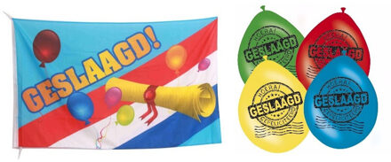Vlag geslaagd/afgestudeerd met diploma + 8x geslaagd thema versiering ballonnen 30 cm Multi