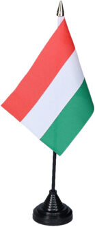 Vlag Hongarije tafelvlaggetjes - 1x stuks - 10 x 15 cm vlag - met zwarte standaard - versiering