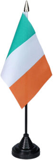 Vlag Ierland tafelvlaggetjes - 1x stuks - 10 x 15 cm vlag - met zwarte standaard - versiering