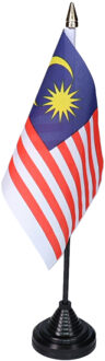 Vlag Maleisie tafelvlaggetjes - 1x stuks - 10 x 15 cm vlag - met zwarte standaard