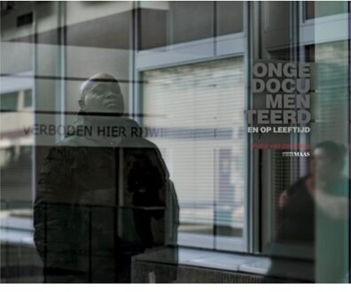 Vrije Uitgevers, De Ongedocumenteerd En Op Leeftijd