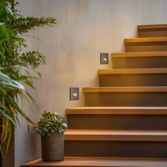 Wall Kit68 verzet hoekig zwart