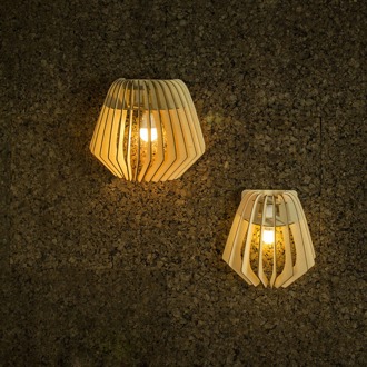 Wall Spin houten muurlamp medium - met wit koordset Bruin