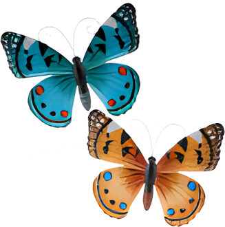 Wanddecoratie vlinders - 2x stuks - aqua en oranje - 34 x 28 cm - metaal - muurdecoratie tuin