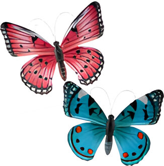 Wanddecoratie vlinders - 2x stuks - roze en aqua - 34 x 28 cm - metaal - muurdecoratie tuin
