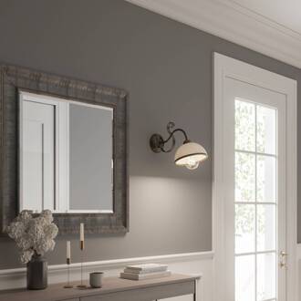 Wandlamp Antica in landhuisstijl, 1-lamp antiek messing, opaalwit