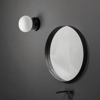 Wandlamp Mose van glas, dimbaar, messing zwart, wit, messing