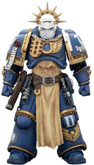 Warhammer 40,000 Action Figure Ultramarines Levantus with Power Sword, Stormshield and Bolt Pistol 13 cm