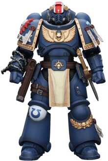 Warhammer 40,000 Action Figure Ultramarines Titus with Laurels of Victory 13 cm