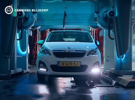 Wasbeurt bij Carwash Blijdorp