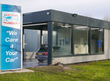 Wasbeurt bij Carwash Number 1 in Roermond