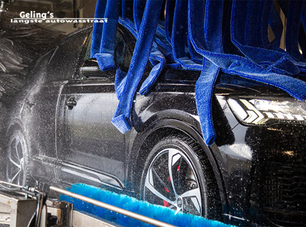 Wasbeurt bij Geling's Autowasstraat
