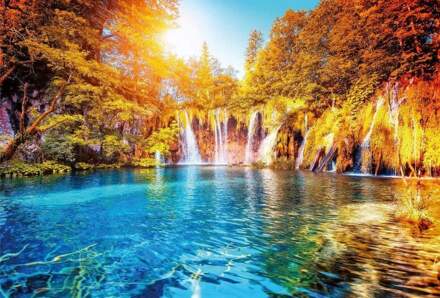 Waterfall And Lake In Croatia Vlies Fotobehang 384x260cm 8-banen