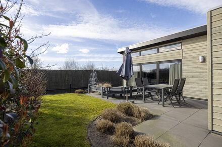 Watervilla op park Familiehuis Nunspeet aan een vijver