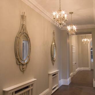 Weelderig gedecoreerde kroonluchter Gianna zilver, helder