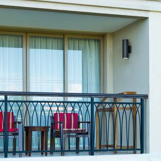 Westinghouse Marius buitenwandlamp, zwart, 2-lamps matzwart, opaal