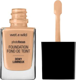 Wet N Wild_photo Focus Dewy Foundation D?ugotrwa?y Podk?ad Do Twarzy Classic Beige 28ml