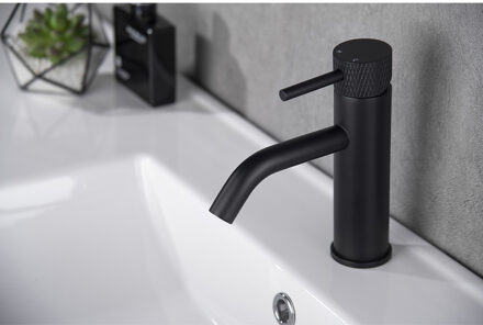 Wiesbaden Ribbd Wastafelkraan - Mat Zwart