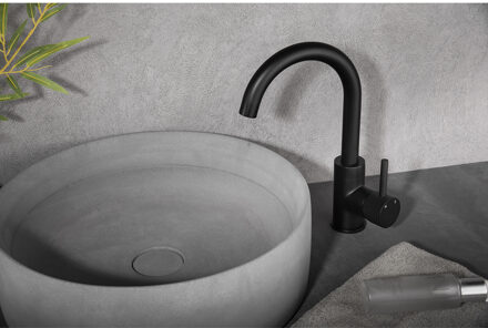Wiesbaden Ribbd Wastafelkraan met Draaibare Uitloop - Mat Zwart