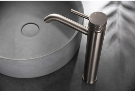 Wiesbaden Ribbd XL Wastafelkraan Verhoogd - Geborsteld Staal