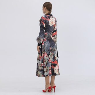 Wikkel jurk in macro -bloemenprint en satijnen vooringenomenheid Veelkleurig