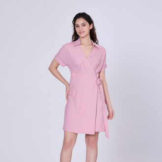 Wikkel minimalistische kleding en Italiaanse kraag Roze