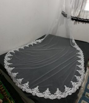 Wit/Ivoor 3 M/5 M Kathedraal Lengte Lace Edge Bridal Hoofd Sluier Met Kam Lange Bruiloft Sluier accessoires velos de novia Ivoor / 300Cm