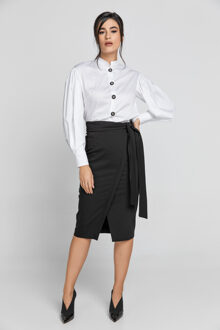 Wit shirt met bisschopsmouwen