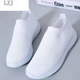 Women shoes 2019 knitted slip on female flat shoes tenis feminino casual mesh walking footwear sneakers women vulcanize shoes