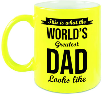 Worlds Greatest Dad cadeau mok / beker neon geel 330 ml - Vaderdag / verjaardag - feest mokken