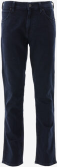 Wrangler Straight Fit GREENSBORO donker blauw - 36-L32;36-L34;36-L36;38-L30;38-L32;38-L34;38-L36;40-L32;40-L34;42-L32;30-L30;30-L32;30-L34;31-L30;31-L32;31-L34;32-L30;32-L32;32-L34;32-L36;33-L30;33-L32;33-L34;33-L36;34-L30;34-L34;34-L36;40-L30